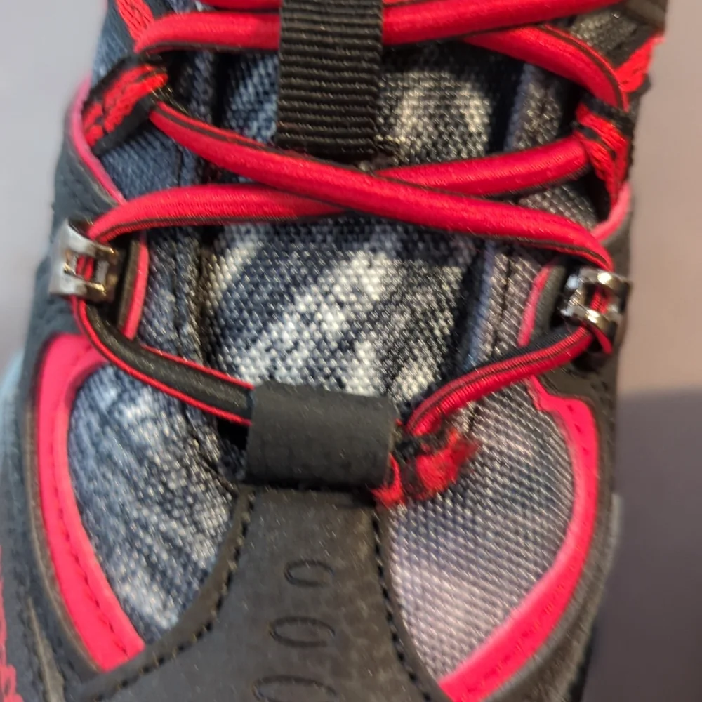 Vitike Ashion Outdoor Crampons Hiking Snow Boots Red on Black Size 9